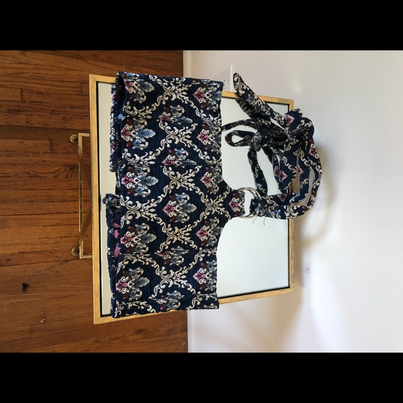 Matching embroidered top and jeans - Picture 2 of 5